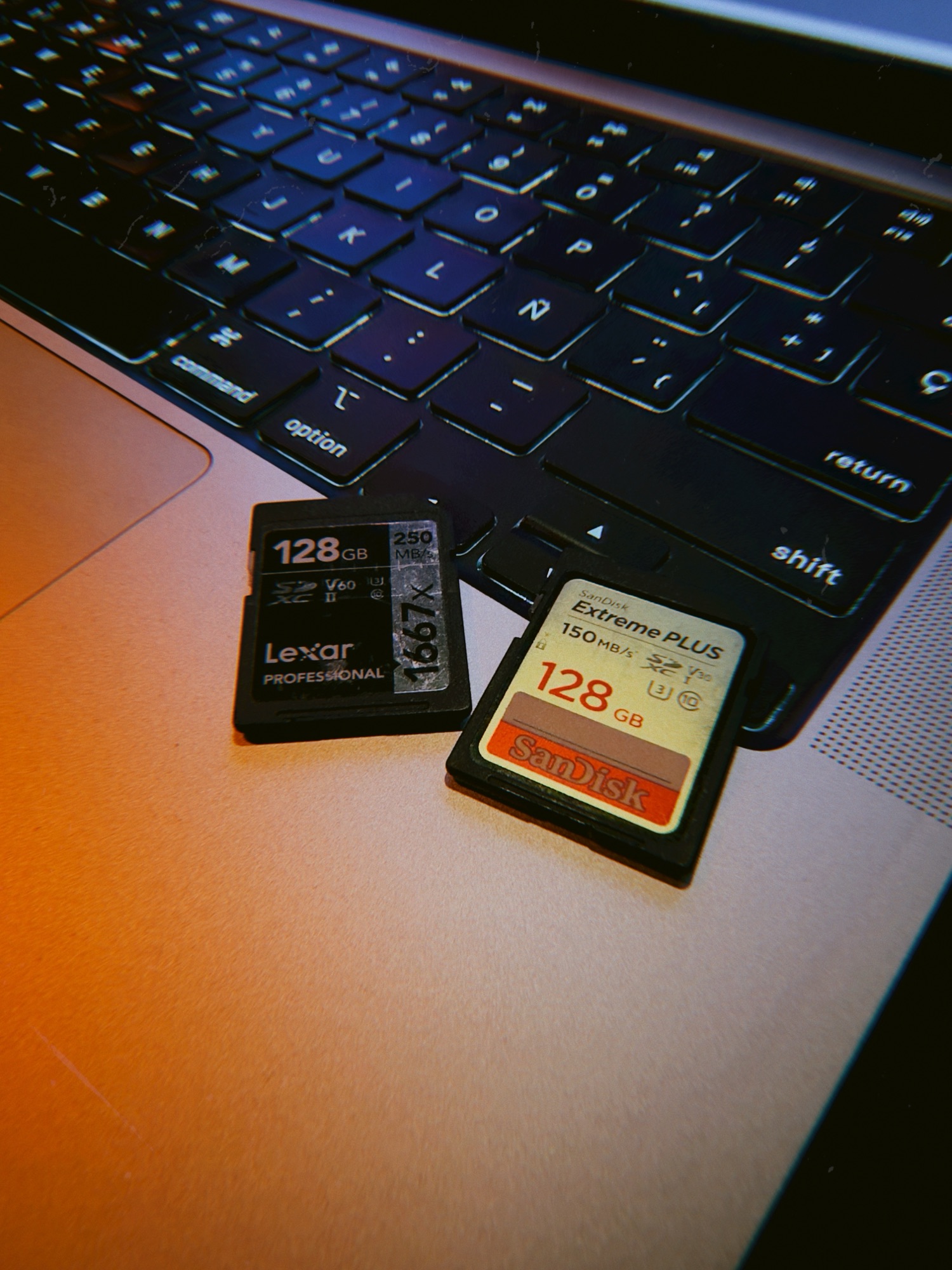 Tarjetas de memoria Lexar y SanDisk